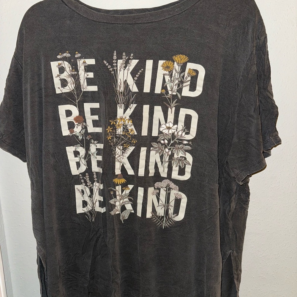 Arula Charcoal Graphic Tee